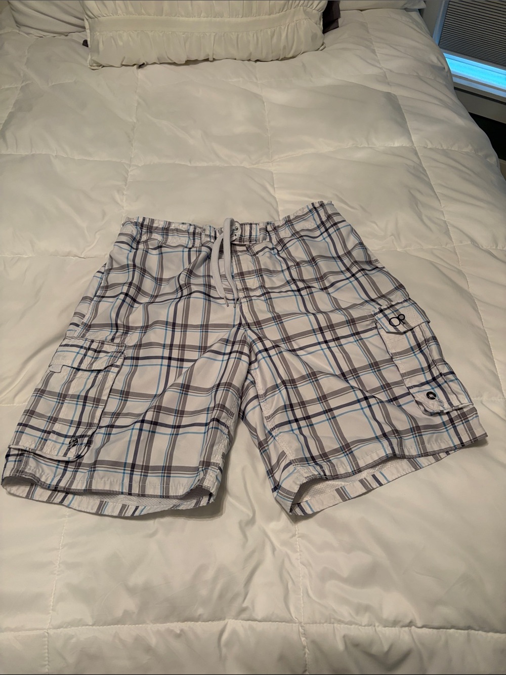 Men's White Plaid Cargo Swim Shorts Ocean Pacific never worn. Has 3 pockets